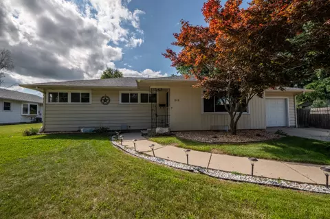 1008 Green Tree, West Bend, WI 53090