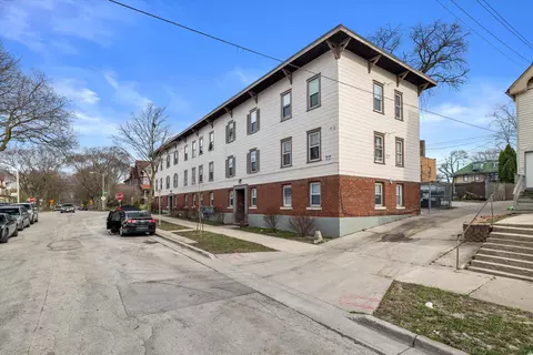 3303 W Juneau #3311, Milwaukee, WI 53208