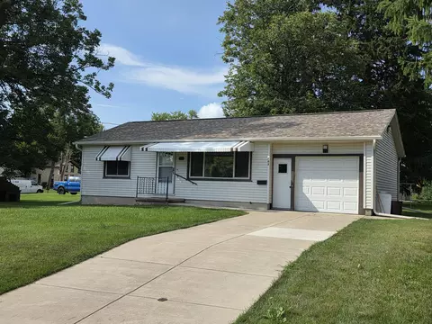702 Station, Watertown, WI 53094