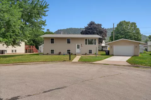 1965 28th, La Crosse, WI 54601