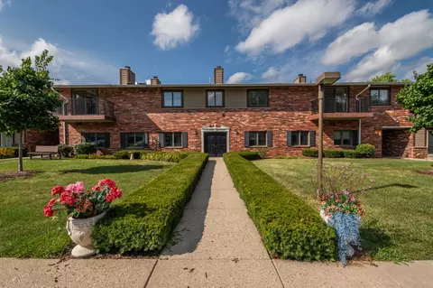 n84w16033 Menomonee #200, Menomonee Falls, WI 53051