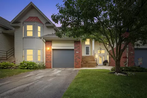 3581 W Old Oaks, Greenfield, WI 53221