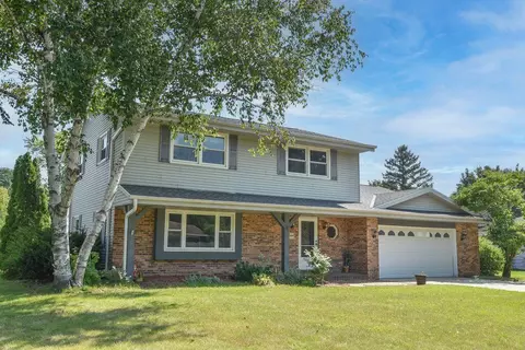 w223n2314 Meadowood, Waukesha, WI 53186