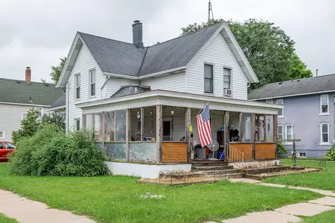 201 S Eighth, Watertown, WI 53094