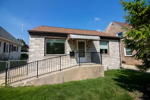 1131 S 109th, West Allis, WI 53214