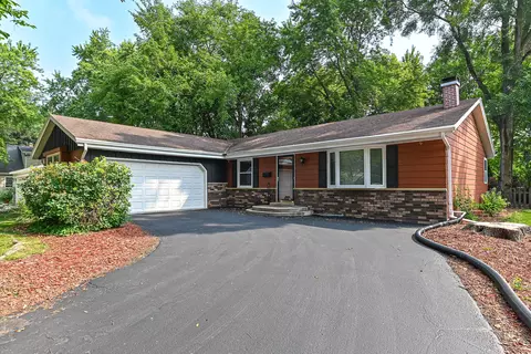 721 Oak Rdg, Waukesha, WI 53188