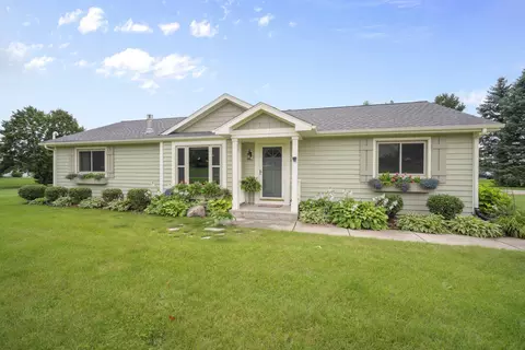 w257s4628 Wood Lilly, Waukesha, WI 53189