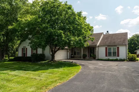 1180 S Opengate, Summit, WI 53066
