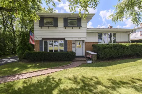 2225 W Plainfield, Milwaukee, WI 53221