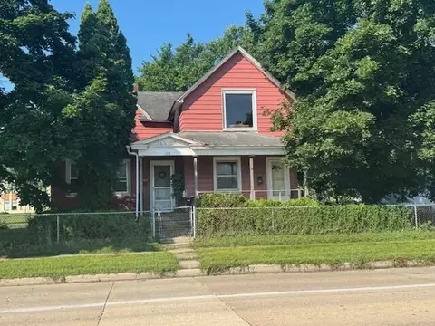 373 S S Pne, Burlington, WI 53105