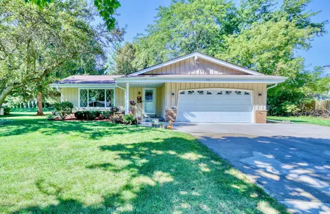 5726 W Cascade, Franklin, WI 53132