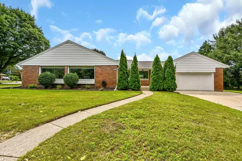 10209 W Vienna, Wauwatosa, WI 53222