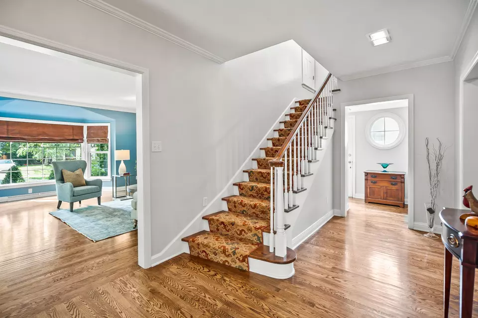 Entry Way - 3954 N Harcourt, Shorewood, WI 53211 photo 2 of 13