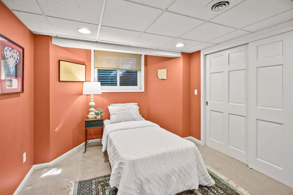 Bedroom - 3954 N Harcourt, Shorewood, WI 53211 photo 12 of 13