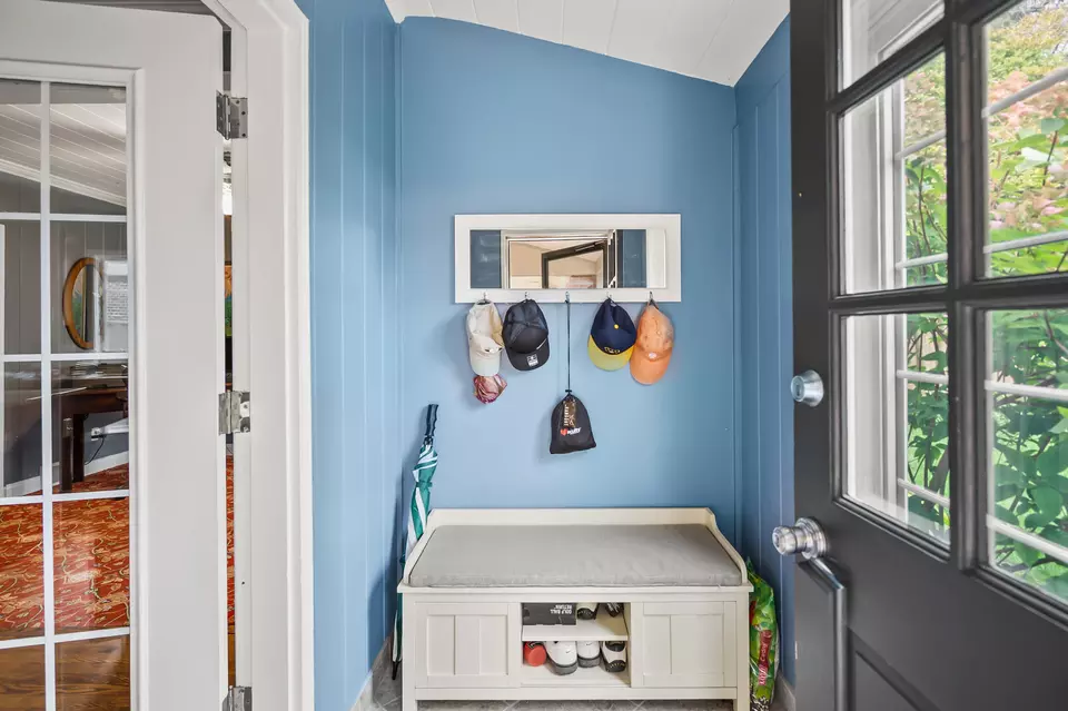 Entry Way - 3954 N Harcourt, Shorewood, WI 53211 photo 4 of 13