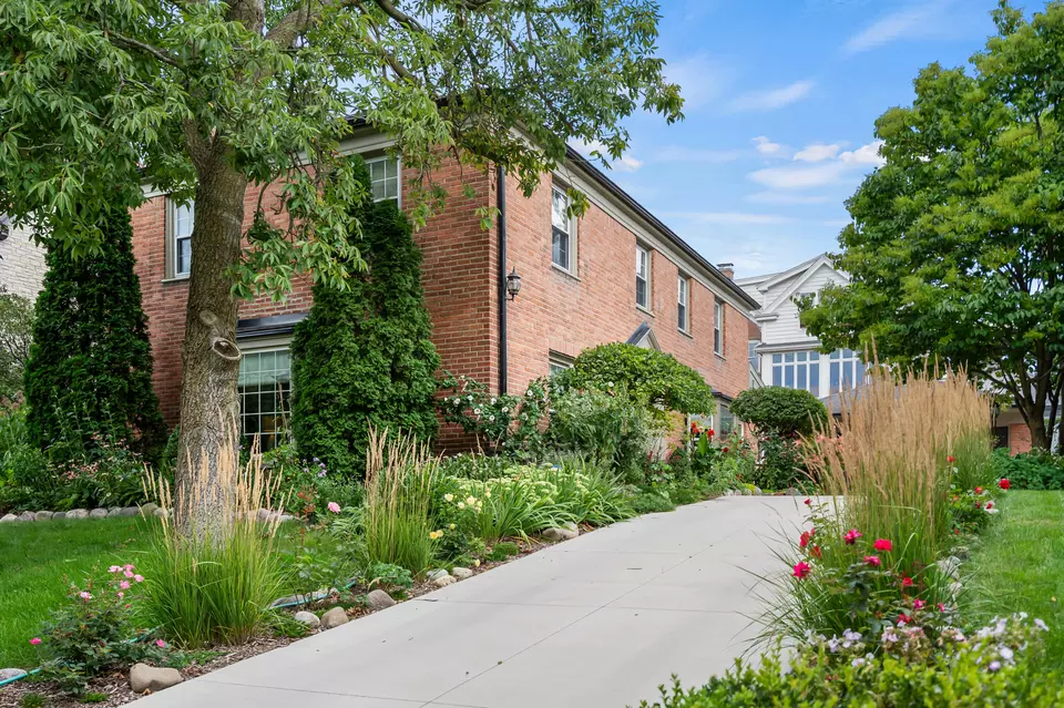 Exterior - 3954 N Harcourt, Shorewood, WI 53211 photo 11 of 13