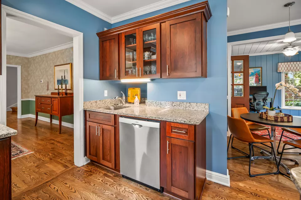 Kitchen - 3954 N Harcourt, Shorewood, WI 53211 photo 4 of 5