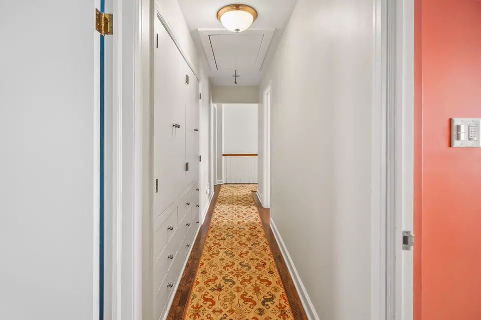 Entry Way - 3954 N Harcourt, Shorewood, WI 53211 photo 11 of 13