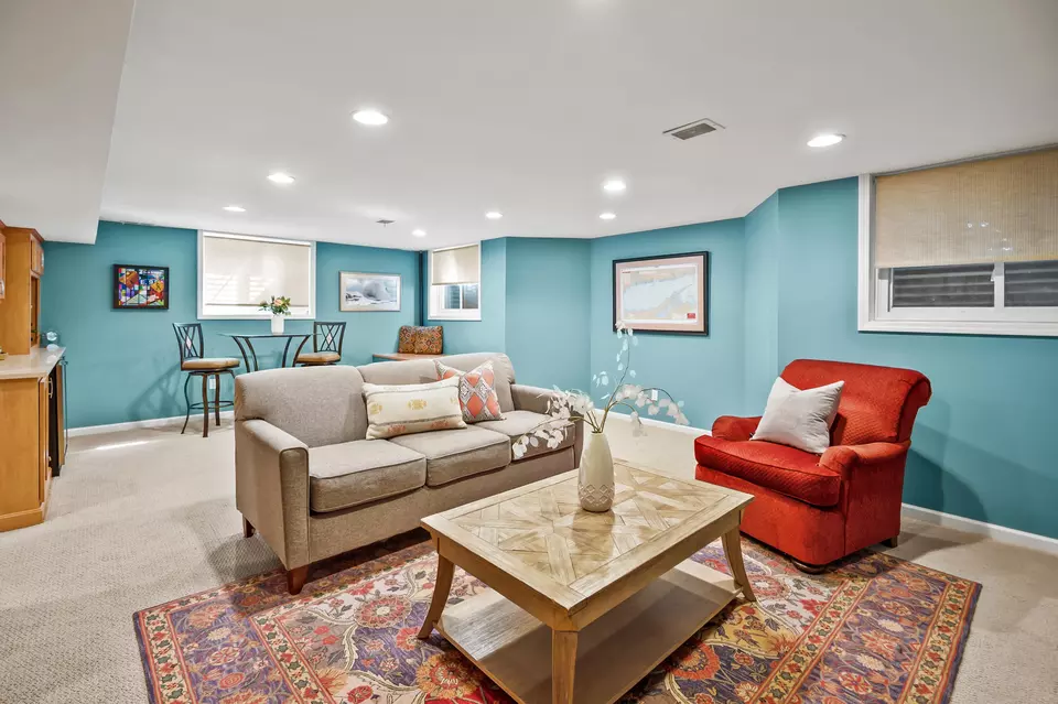 Living - 3954 N Harcourt, Shorewood, WI 53211 photo 7 of 8