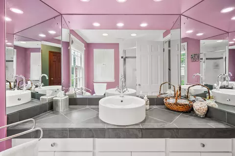 Bath - 3954 N Harcourt, Shorewood, WI 53211 photo 1 of 8