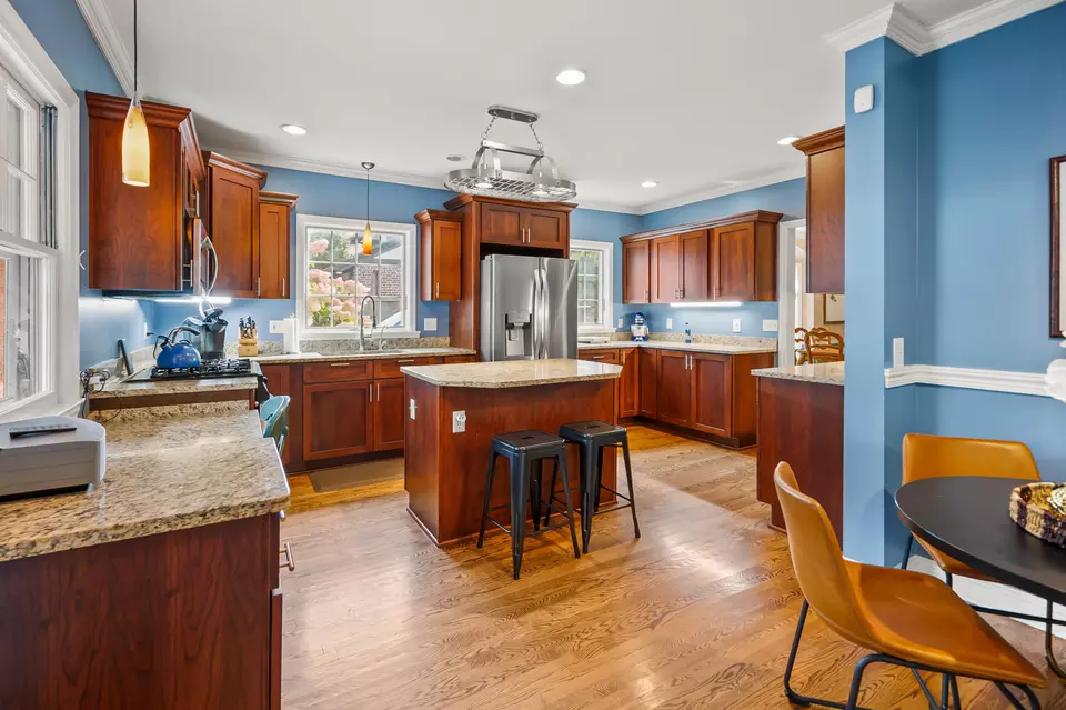 Kitchen - 3954 N Harcourt, Shorewood, WI 53211 photo 5 of 5