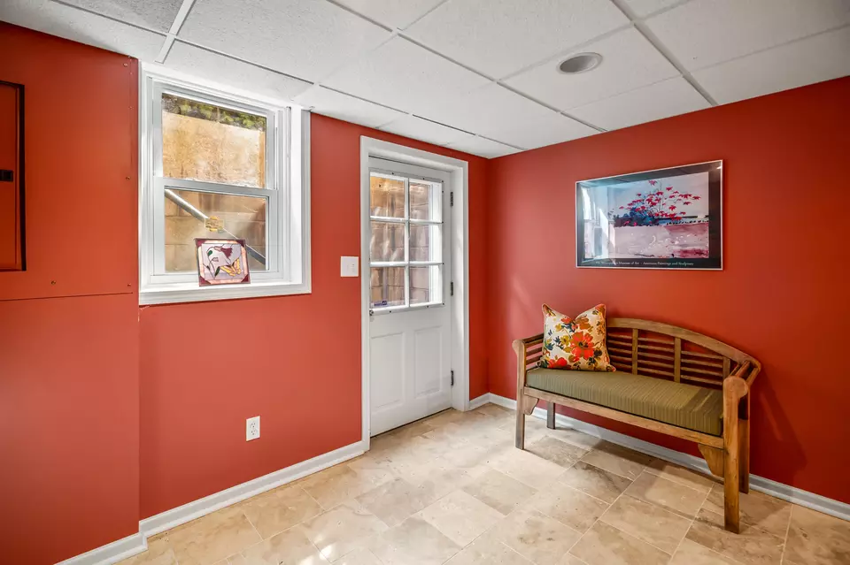 Entry Way - 3954 N Harcourt, Shorewood, WI 53211 photo 13 of 13