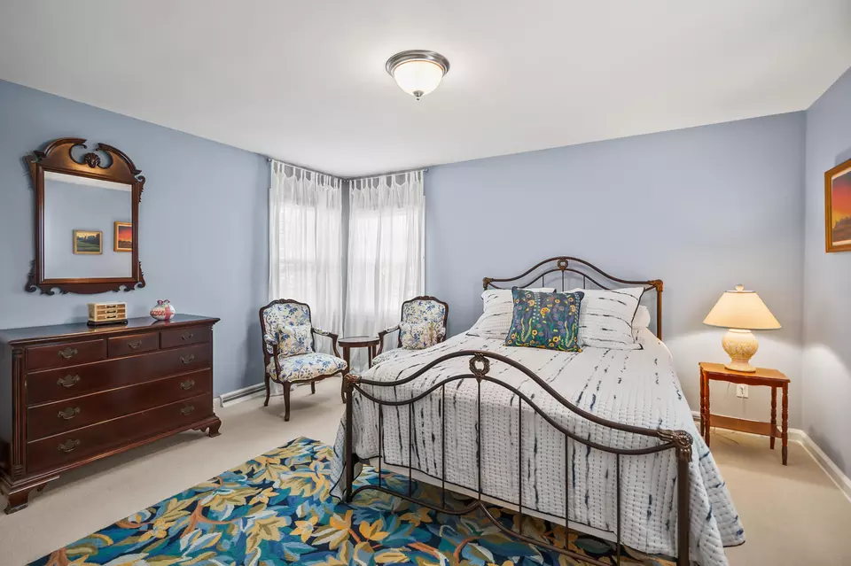 Bedroom - 3954 N Harcourt, Shorewood, WI 53211 photo 7 of 13