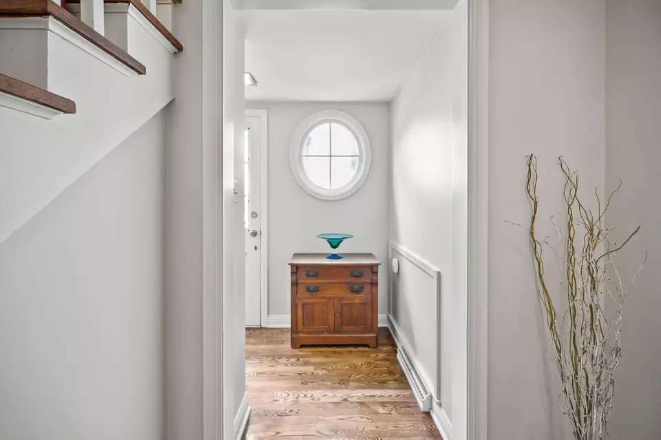 Entry Way - 3954 N Harcourt, Shorewood, WI 53211 photo 12 of 13