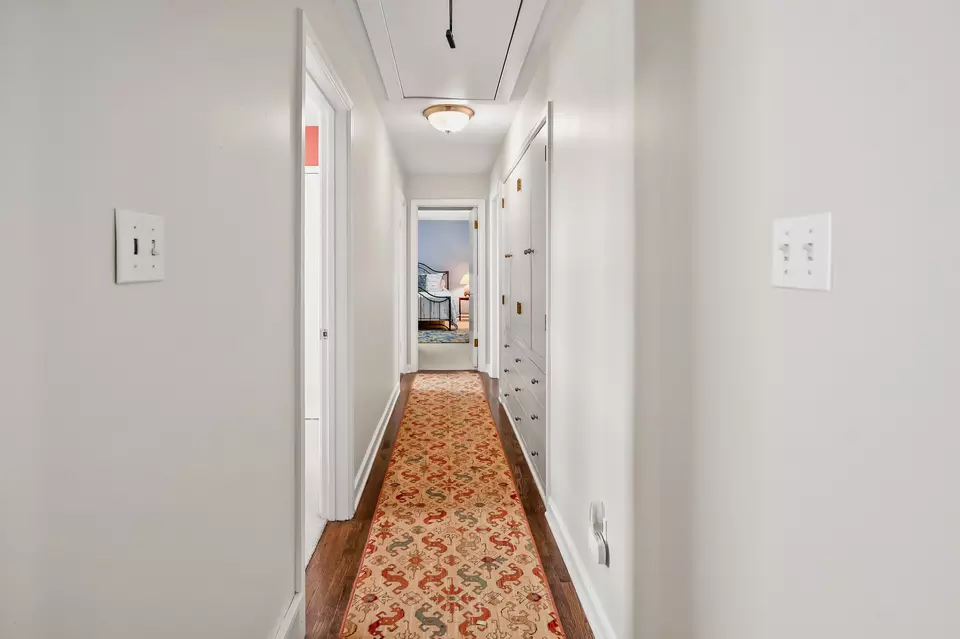 Entry Way - 3954 N Harcourt, Shorewood, WI 53211 photo 10 of 13