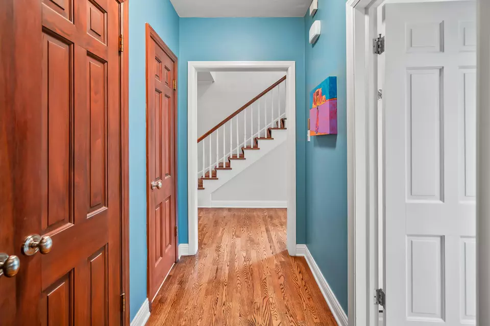 Entry Way - 3954 N Harcourt, Shorewood, WI 53211 photo 5 of 13