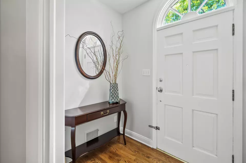 Entry Way - 3954 N Harcourt, Shorewood, WI 53211 photo 1 of 13
