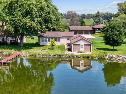 W10229 Del Bern Acres, Fox Lake, WI 53933