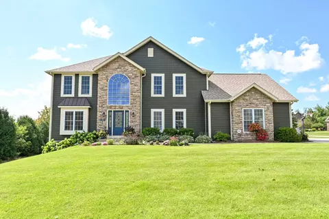 6060 S Conservancy, New Berlin, WI 53151