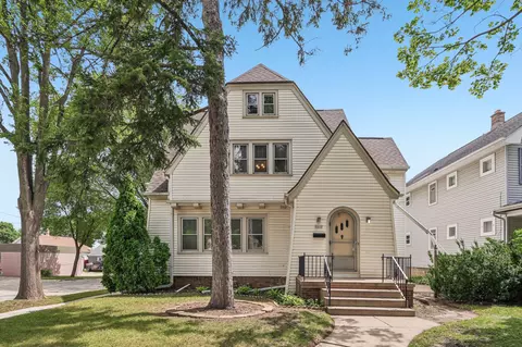 2200 S 65th #2202, West Allis, WI 53219