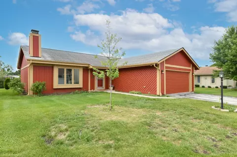 3707 W Honey Tree, Greenfield, WI 53221