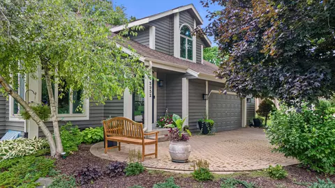 3952 S Victoria, New Berlin, WI 53151