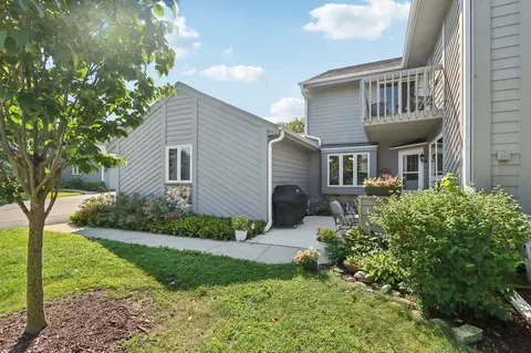 15665 W W Brk, New Berlin, WI 53151