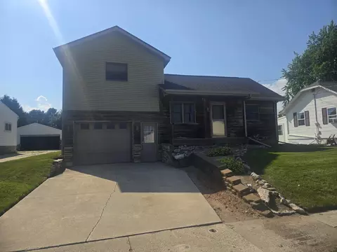 1410 S 35th, Manitowoc, WI 54220