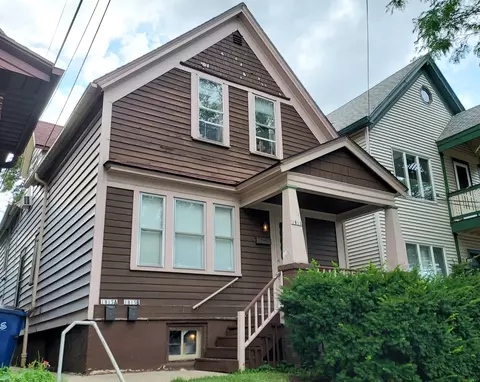 1815 N Astor, Milwaukee, WI 53202