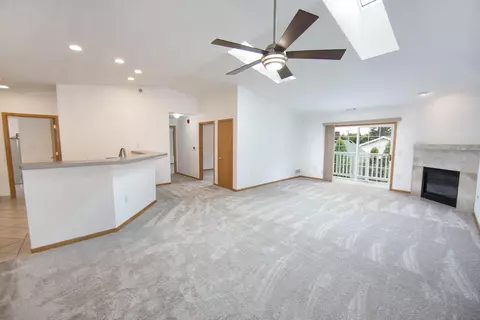 3243 S 92nd #306, Milwaukee, WI 53227