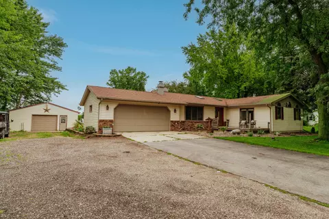w6738 Quinney Road, Sugar Creek, WI 53121