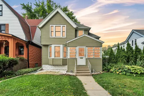 1203 S 49th, West Milwaukee, WI 53214