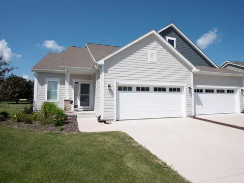 817 Bridlewood, Hartford, WI 53027