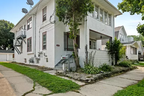 869 Division, Green Bay, WI 54303