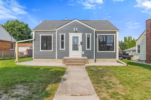 3263 S 22nd, Milwaukee, WI 53215