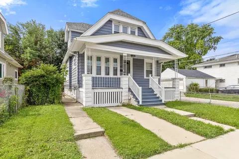 1417 W Dakota, Milwaukee, WI 53215
