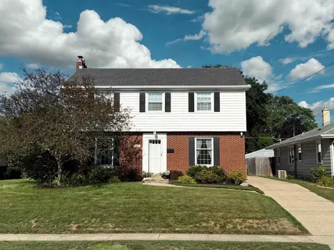 7832 7th, Kenosha, WI 53143
