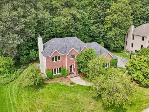 452 River Blf, Oconomowoc, WI 53066
