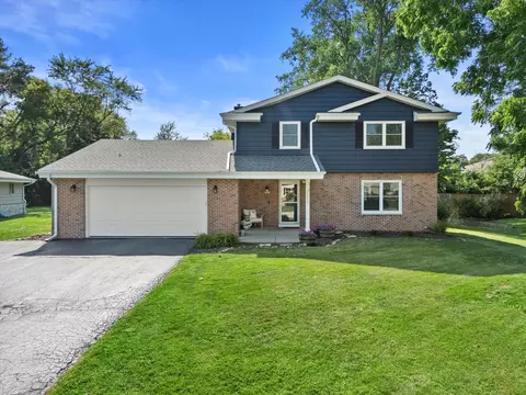 7111 N Rockledge, Glendale, WI 53209