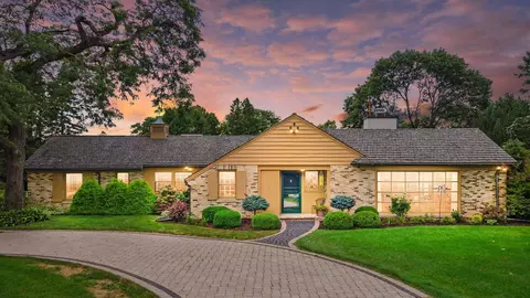 440 Cross Crk, North Bay, WI 53402